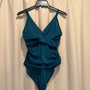 Tommy Bahama Size 10 DD swimsuit